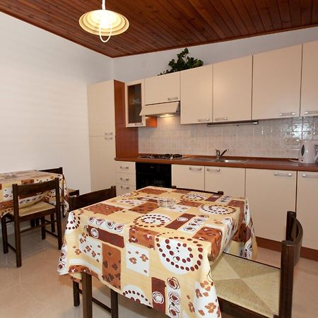 Apartments Milana Tucepi Bagian luar foto