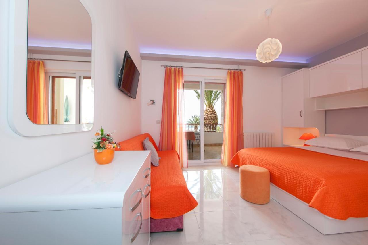 Apartments Milana Tucepi Bagian luar foto