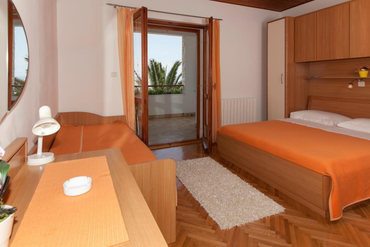 Apartments Milana Tucepi Bagian luar foto