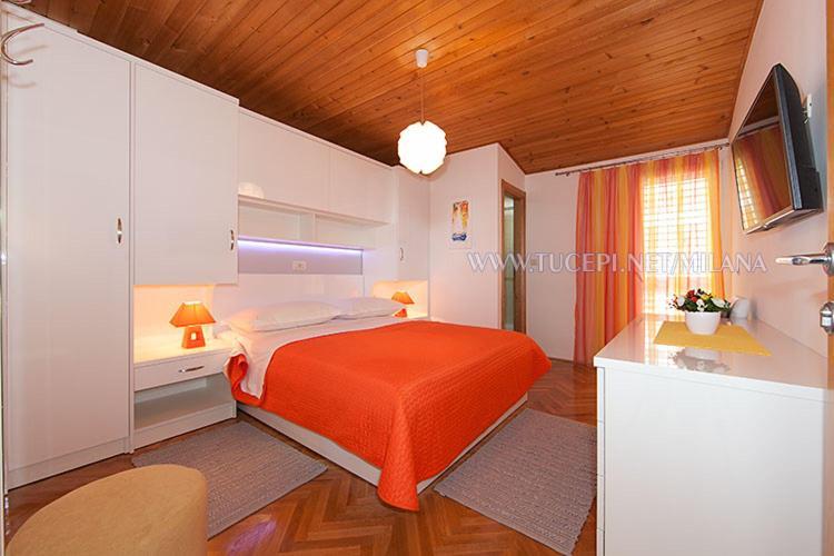 Apartments Milana Tucepi Bagian luar foto