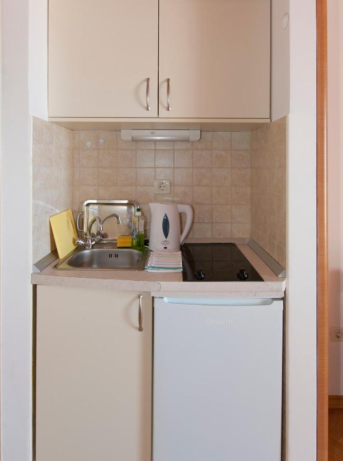 Apartments Milana Tucepi Bagian luar foto