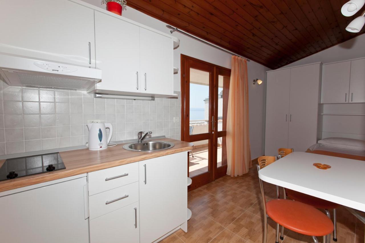 Apartments Milana Tucepi Bagian luar foto